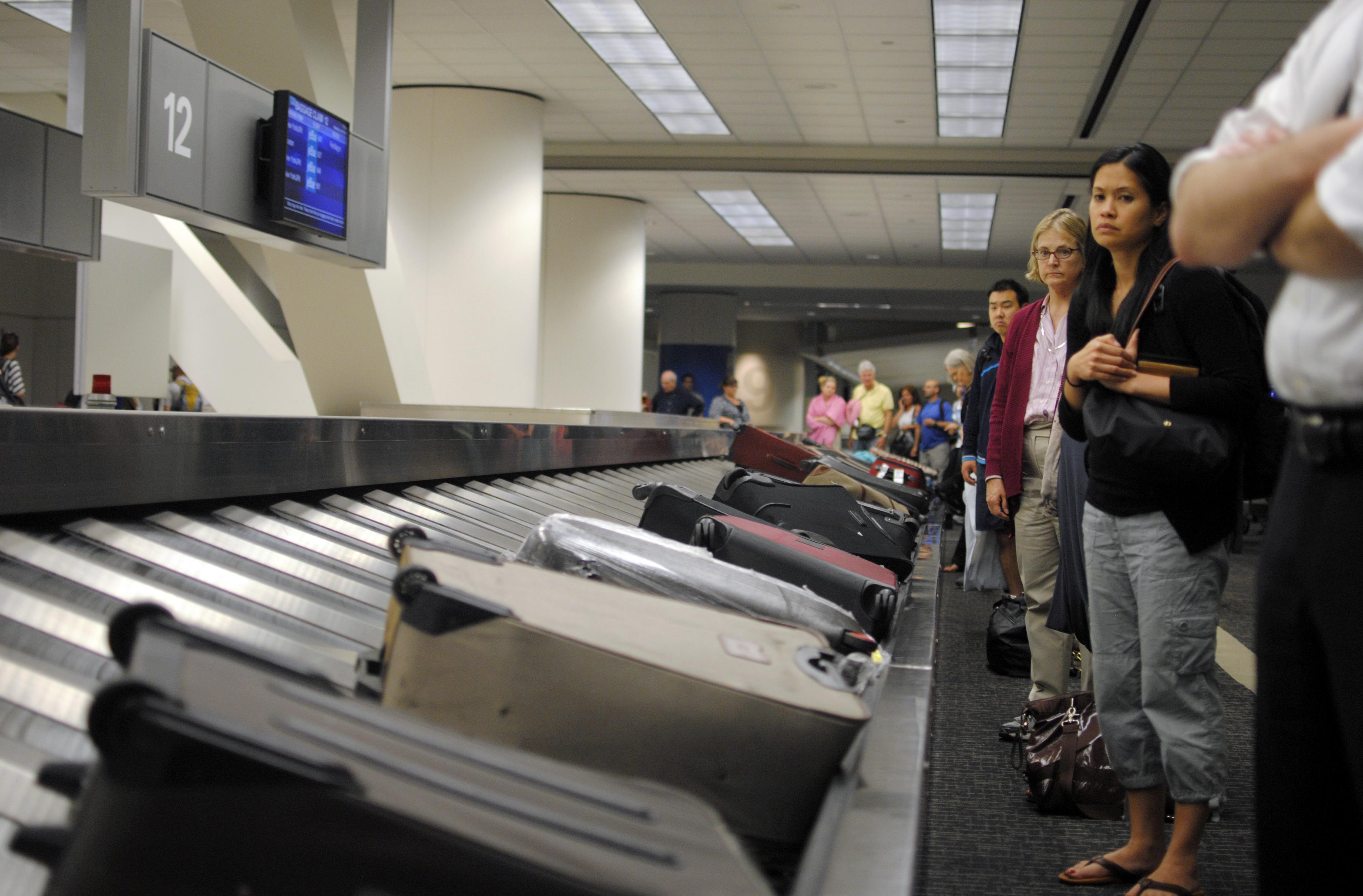 Government Won't Require Bag Fee Disclosure in Airfares | Frommer's